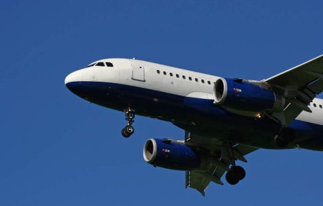 Blue Air: Buget de 55 mil. euro pentru investitii in aeroporturile Baneasa si Bacau