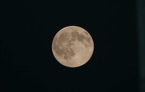 Se cauta apa pe Luna