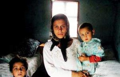 Franta, incurajata de Bruxelles sa renunte la restrictiile impuse romilor