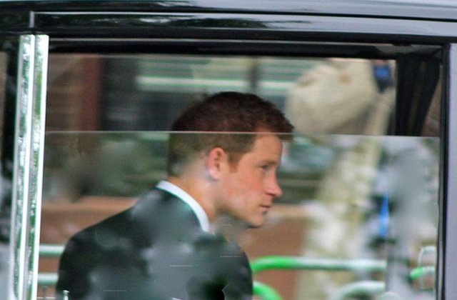 Familia Regala este furioasa pe printul Harry si pe garzile sale