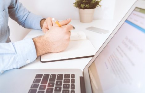 Sambata ar putea deveni zi lucratoare, potrivit unui proiect de lege