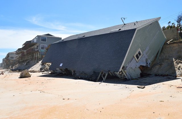 Uraganul Dorian se indreapta spre Florida, dupa ce a distrus aproximativ 13.000 de locuinte in Bahamas