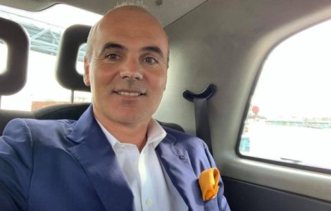 Rares Bogdan: Da, asa e! PSD risca sa dispara. Faceti mai bine poze cu scaunele pe care dormiti, caci ramaneti fara ele!