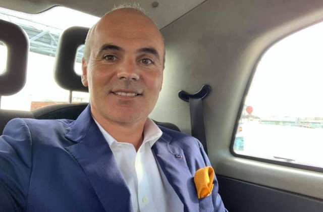 Rares Bogdan: Da, asa e! PSD risca sa dispara. Faceti mai bine poze cu scaunele pe care dormiti, caci ramaneti fara ele!