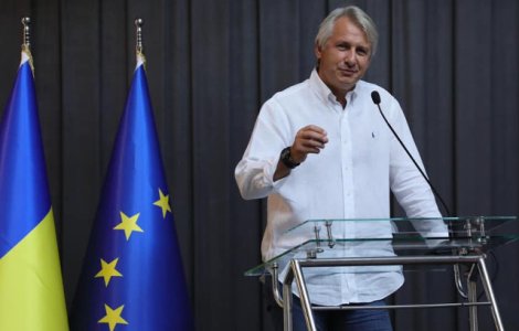 Teodorovici a depus 10 proiecte de lege la Parlament. Impozitarea pensiilor sau fiscalizarea bacsisului, vizate