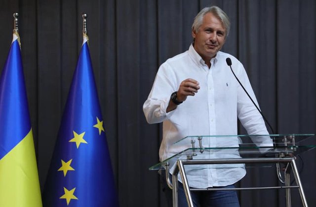 Teodorovici a depus 10 proiecte de lege la Parlament. Impozitarea pensiilor sau fiscalizarea bacsisului, vizate