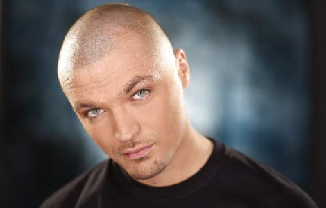 Puya, locul 1 cu &#39;Undeva-n Balkani&#39;