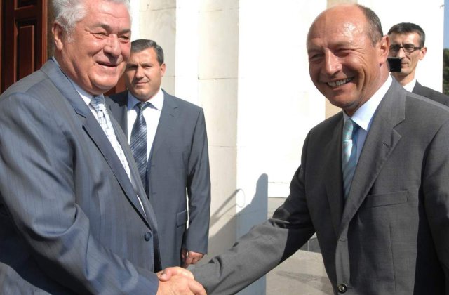 Voronin: Basescu emite 'aiureli permanente' despre Republica Moldova