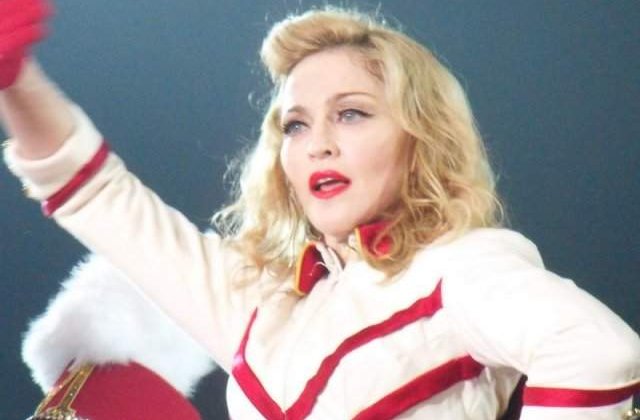 Madonna il iarta pe Elton John si ii face o dedicatie speciala