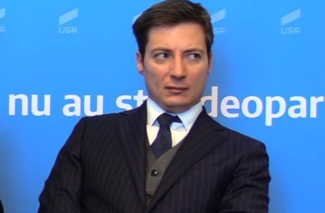 Andrei Caramitru, despre Iohannis: Poate pune pe avarie intregul guvern ca sa fie schimbat. Putere mare. PSD-ul schelalaie