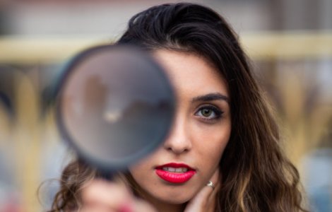  Top  3 criterii care tradeaza lipsa de incredere in sine