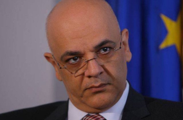 Raed Arafat prezinta 14 masuri prin care se doreste reorganizarea sistemului de urgenta 112