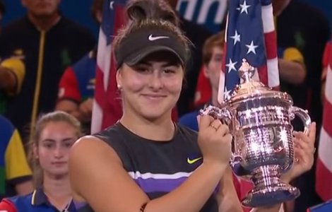 Simona Halep o felicita pe Bianca Andreescu, dupa ce aceasta a depasit-o in clasamentul mondial
