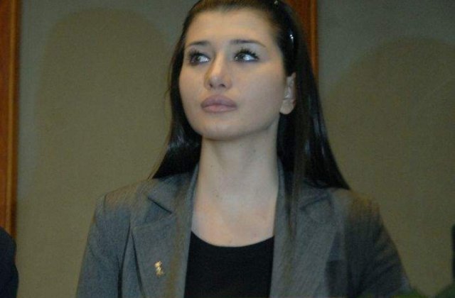 Nemtii fac misto de "Paris Hilton a Romaniei" si "ciobanul din Carpati"