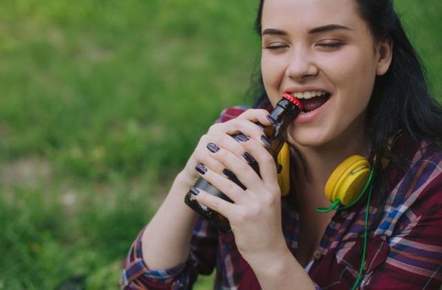 Renunta treptat la ele: 7 obiceiuri nesanatoase care iti distrug dintii