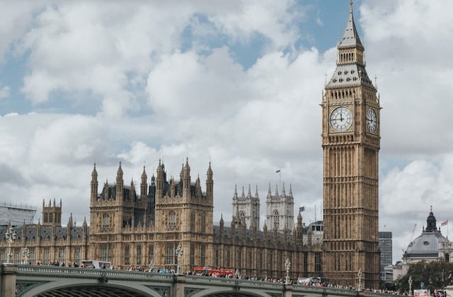 Parlamentul Marii Britanii va fi suspendat pentru cinci saptamani