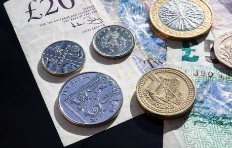 Un britanic a cheltuit 30.000 de lire sterline din economii pentru a contesta, fara succes, o amenda de 100 de lire