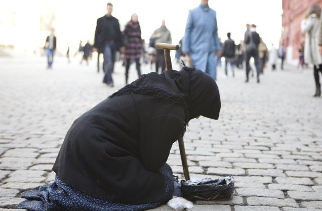 Banii cersetorilor din Arad vor fi confiscati de politistii locali
