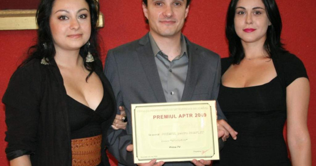 &#39;Mondenii Show&#39; a primit premiul A.P.T.R. pentru cea mai buna emisiune pamflet