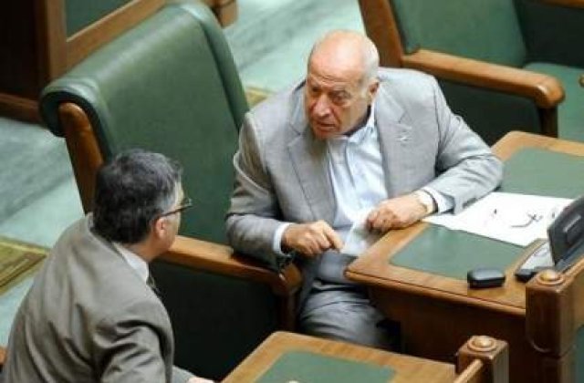 Voiculescu: La sfarsitul lui octombrie, Basescu ar putea fi suspendat din nou