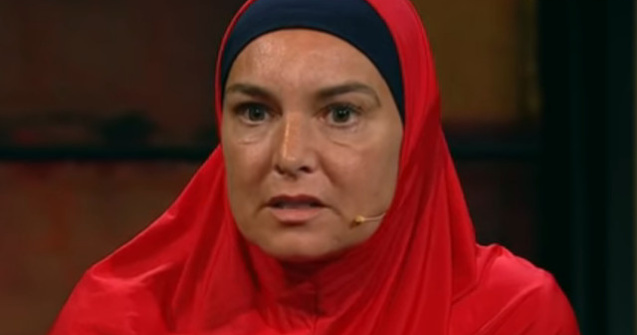 Prima aparitie publica a cantaretei Sinead O`Connor, dupa ce s-a convertit la islam / VIDEO