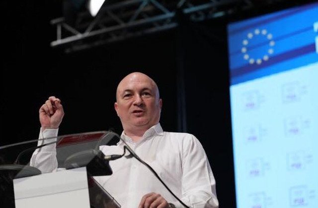 Stefanescu: "Barna e fericit in guvernarea PSD! Are de toate"/ FOTO