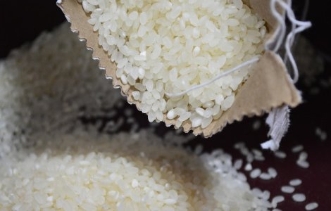 Satenii din Filipine primesc orez in schimbul deseurilor, in lupta contra plasticului