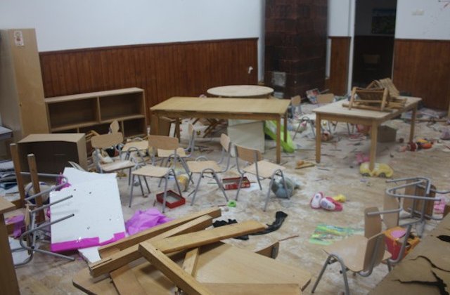 Primarul scolii din Clejani distruse de trei elevi: "Au devastat in proportie de 90%" / VIDEO
