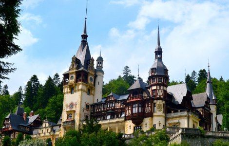 USR someaza Ministerul Culturii sa ia masuri urgente pentru prelungirea contractului de inchiriere a Castelelor Peles si Pelisor