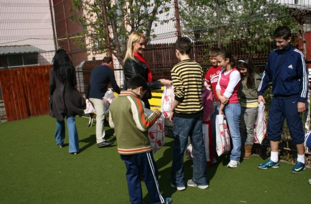 'Vedetele in figuri' doneaza bani de Ziua Internationala a Copilului