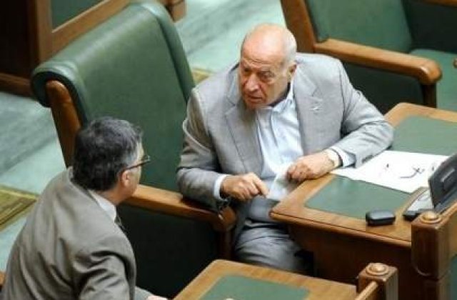 Care sunt vocile din USL care il critica pe Voiculescu