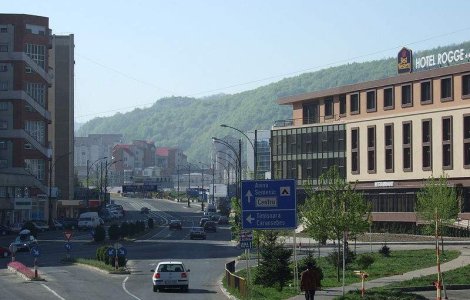 Doi raniti in urma unei explozii intr-un bloc din Resita