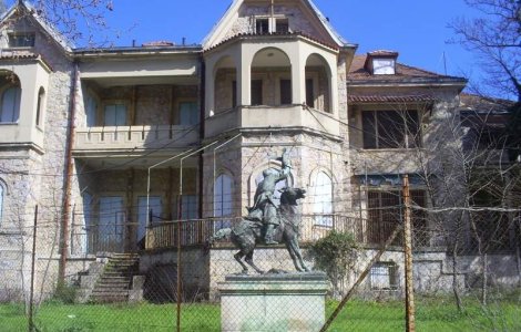 Grecia privatizeaza un palat regal pentru a face rost de bani