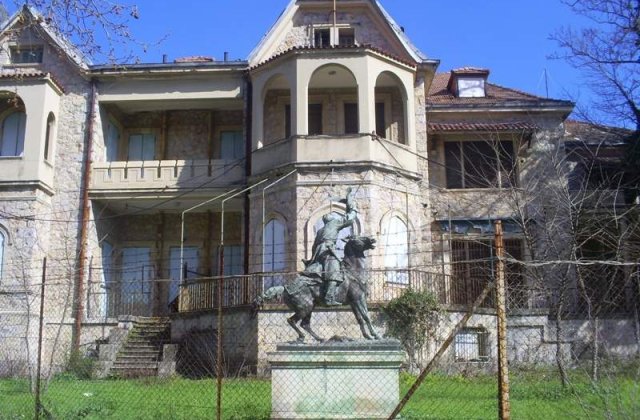 Grecia privatizeaza un palat regal pentru a face rost de bani