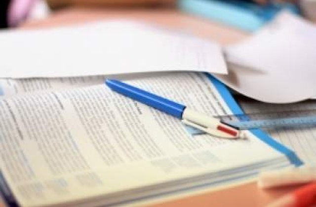 BAC 2012, sesiunea de toamna: doar 24,27% dintre candidati au promovat