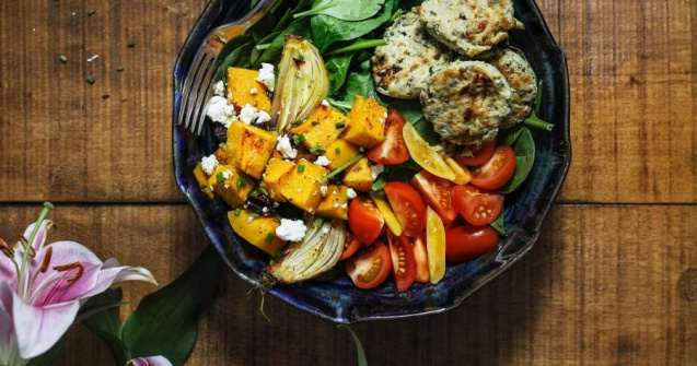 Studiu: Vegetarienii si veganii prezinta un risc mai ridicat de accidente vasculare cerebrale in comparatie cu persoanele care consuma carne