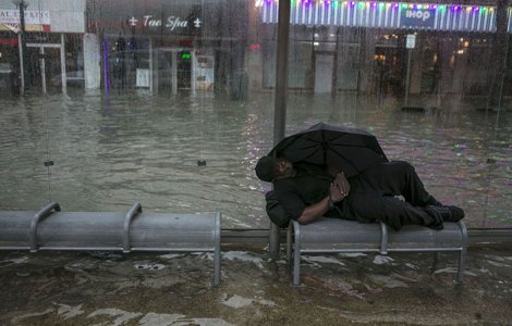  Top  10+ moduri inumane in care persoanele fara adapost sunt alungate din locurile publice