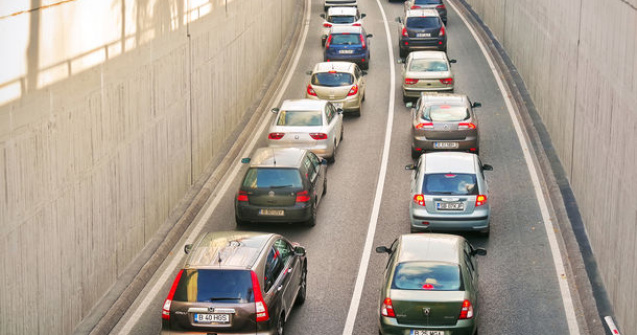 Masina, mijlocul de transport preferat de peste 80% dintre romani: trenul, folosit de mai putin de 5% dintre locuitori