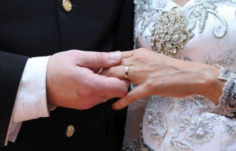 Indonezia a crescut varsta minima legala de casatorie pentru fete