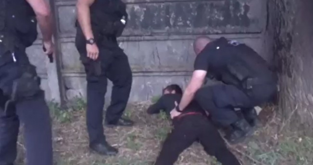 Arad: Pensionara ramasa fara pensie dupa ce s-a oferit sa recompenseze un barbat care a ajutat-o la bagaje