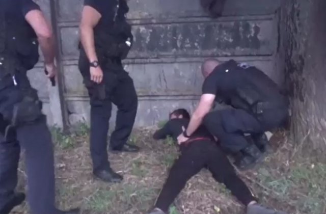 Arad: Pensionara ramasa fara pensie dupa ce s-a oferit sa recompenseze un barbat care a ajutat-o la bagaje