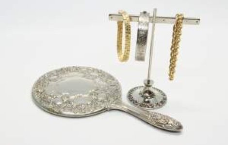 "I feel pretty": 80% din romani se considera atragatori fizic