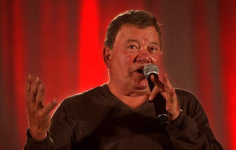 Capitanul Kirk, dat in judecata de doi fosti angajati