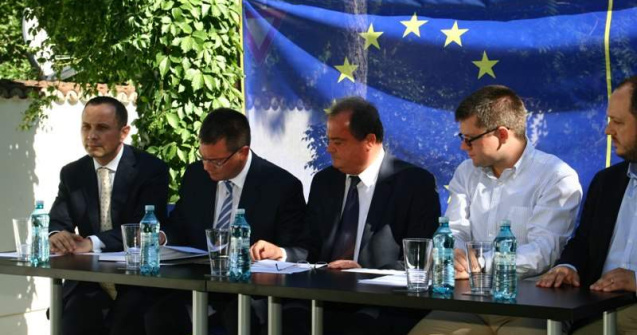 Alianta de centru-dreapta se va numi Alianta Romania Dreapta