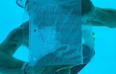 Un barbat s-a inecat dupa ce si-a cerut iubita in casatorie, sub apa, in timpul unei vacante in Tanzania