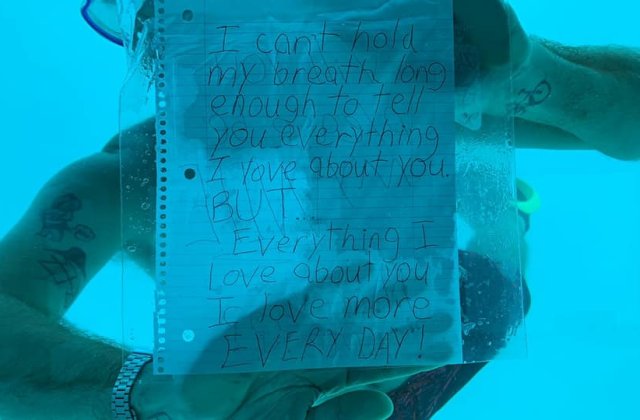 Un barbat s-a inecat dupa ce si-a cerut iubita in casatorie, sub apa, in timpul unei vacante in Tanzania