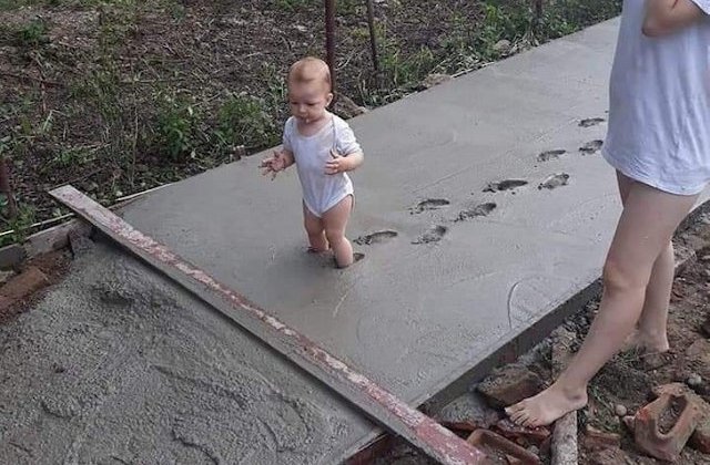 E de râs sau de plâns? 10+ părinți puși în situații imposibile de copiii lor