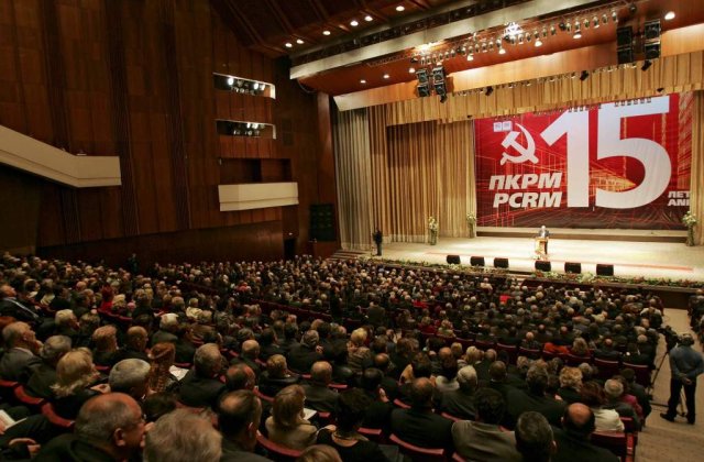 Comunistii ar putea ceda functia de presedinte opozitiei