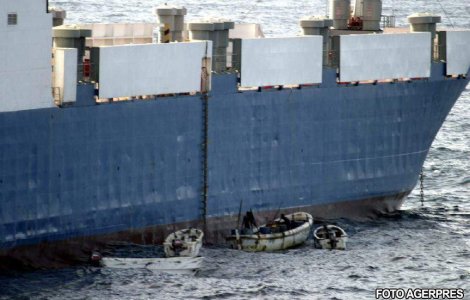 Statele din G8 recunosc 'necesitatea urgenta' a combaterii pirateriei