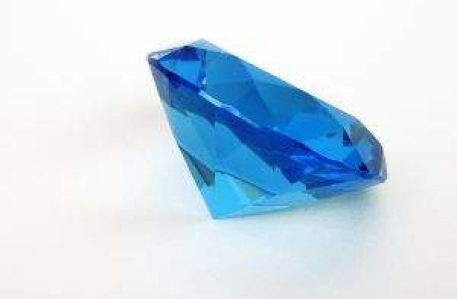 Arestat pentru ca a inghitit un diamant de 13 mii de dolari